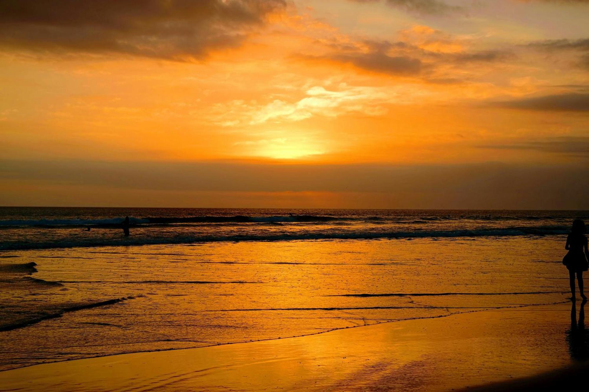 Manis La Bora In * Seminyak (Bali)